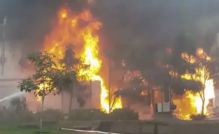 AP News: Lightning Strike On East Godavari Undarajavaram Cracker Unit Full Details 