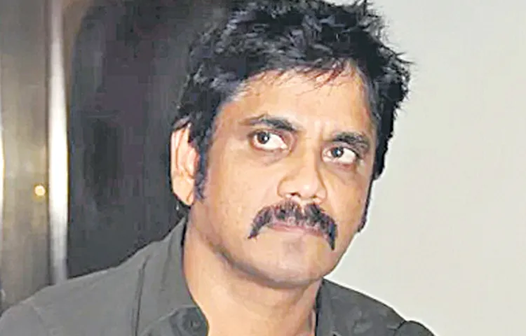 Movie hero Nagarjuna on Konda Surekha