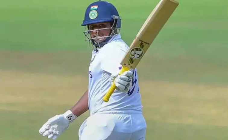 Sarfaraz Khan Gesture For Musheer Wins Hearts As Mumbai15th Irani Cup