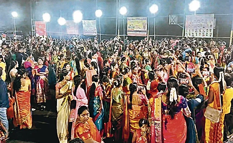 Dussehra 2024: Grand Bathukamma Celebrations in Mumbai's Borivali