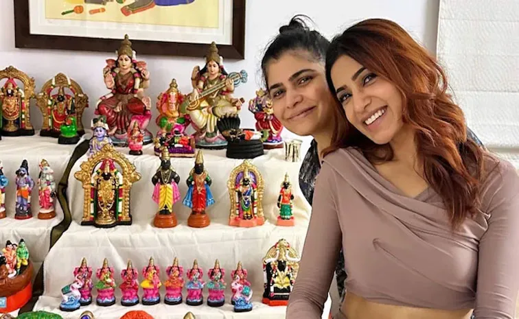 Samantha Ruth Prabhu visits best friend Chinmayi home during Navaratri