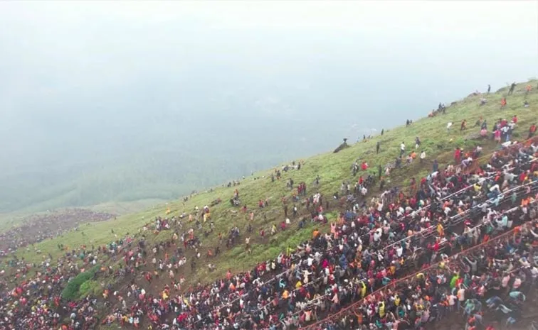 Several Devotees Injured As Thousands Throng Temples in Karnataka's Chikkamagaluru