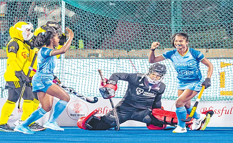 India beat Malaysia 4-0 in women Asian Championship