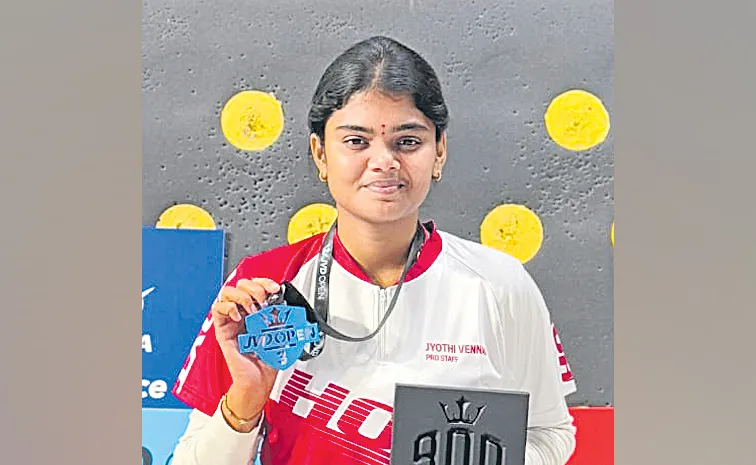 JVD Open Indoor Archery Netherlands Jyothi Surekha Vennam Win Bronze