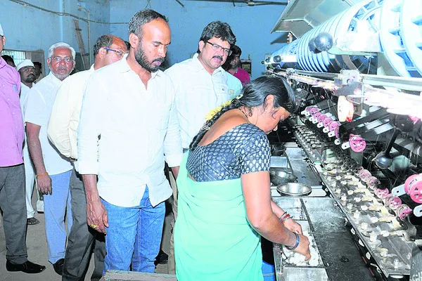 ఇబ్బందులకు గురిచేసే  రైస్‌ మిల్లర్లపై కఠిన చర్యలు