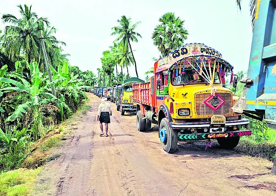 ఇసుక కోసం పడిగాపులు