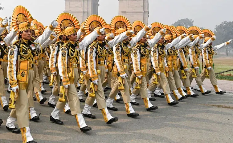 సీఐఎస్‌ఎఫ్‌లో మొట్టమొదటి మహిళా బెటాలియన్‌.. కేంద్రం గ్రీన్‌సిగ్న‌ల్‌