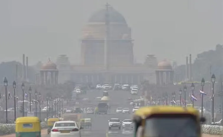 Delhi air quality enters severe category for first time this season AQI at 429