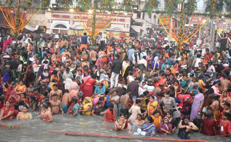 Kartik Purnima Bathing will Start from Morning at Major Ganga Ghats