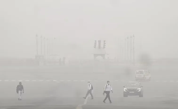 Delhi air pollution: Breathing air in Delhi is like smoking 30 cigarettes a day