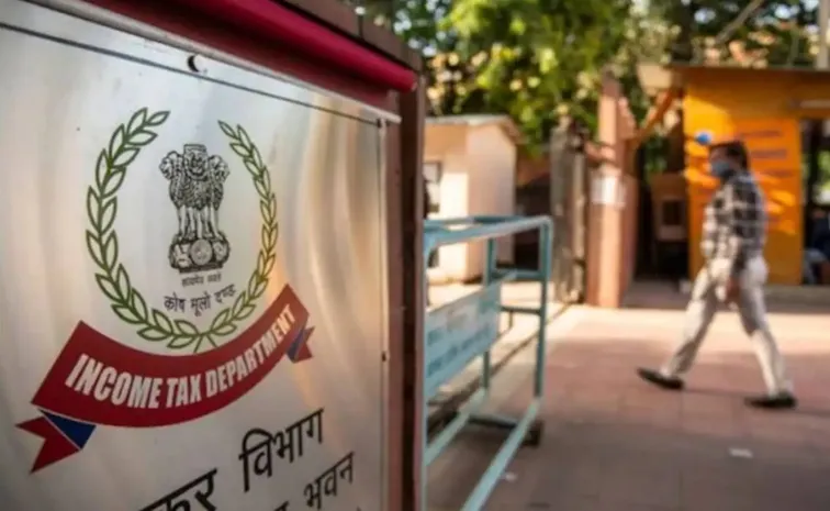 Income tax department warning Declare foreign assets or pay rs 10 lakh penalty