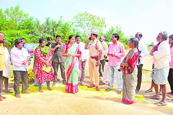 ధాన్యం కొనుగోలు వేగవంతం చేయాలి