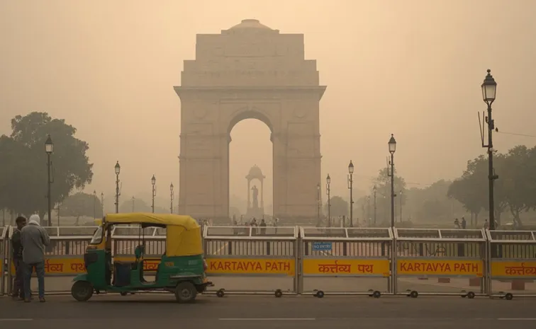 Delhi Pollution: నేటి నుంచి స్టేజ్‌-4 ఆంక్షలు.. విద్యార్థులతో పాటు ఉద్యోగులకు ఊరట!