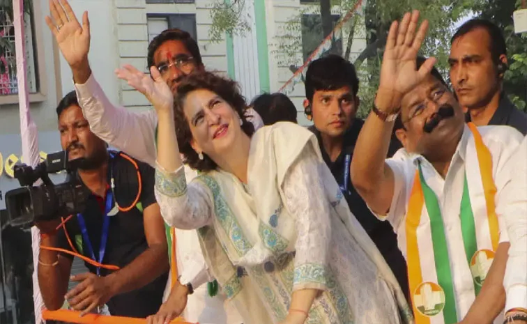 BJP Flags Waved At Priyanka Gandhi During Nagpur Roadshow. She Does This