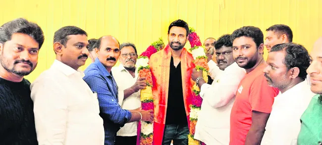 సినీహీరో సుమంత్‌కు సన్మానం 