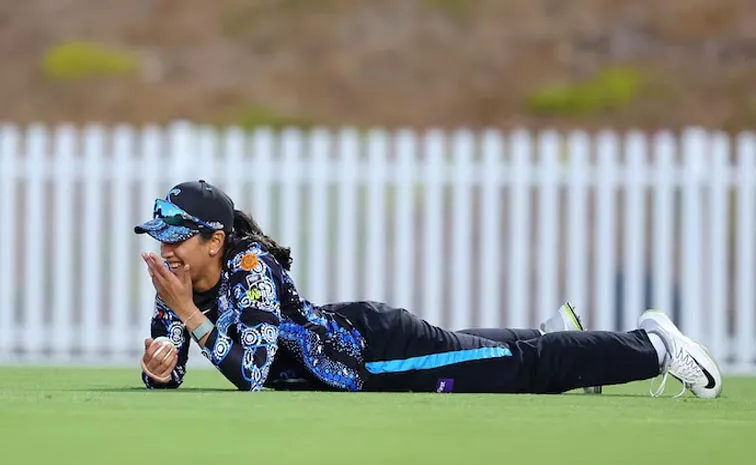 Smriti Mandhana Takes Stunning Diving Catch In WBBL Clash VS Scorchers