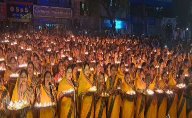 1101 Women in Same Colour Saree for Kali Aarti