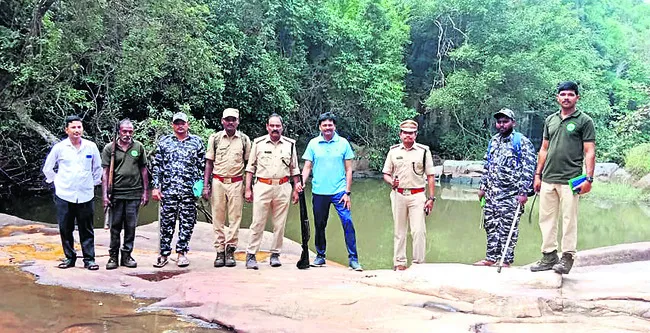 వన్యప్రాణులను వేటాడితే చర్యలు