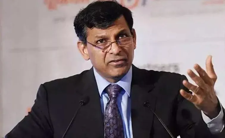 Rajan emphasized the dangers of high public debt for the US, in a world increasingly prone to pandemics