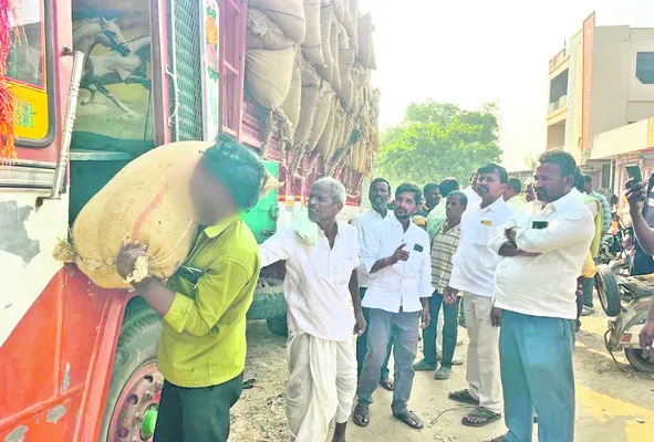 ధాన్యం బస్తా అమ్ముకున్న లారీ డ్రైవర్‌ 