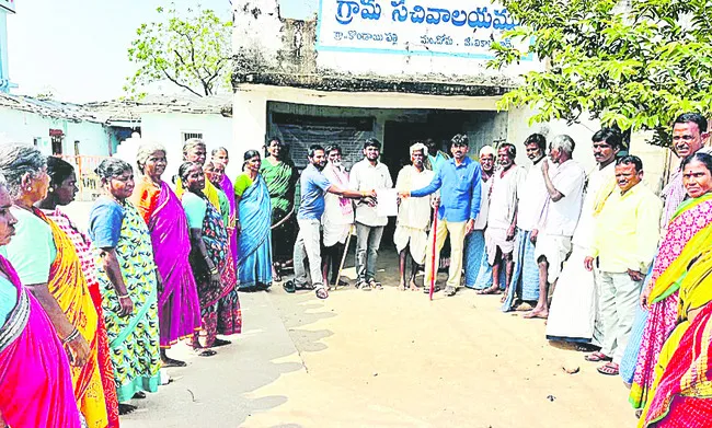 దివ్యాంగుల సమస్యలు పరిష్కరించాలి 