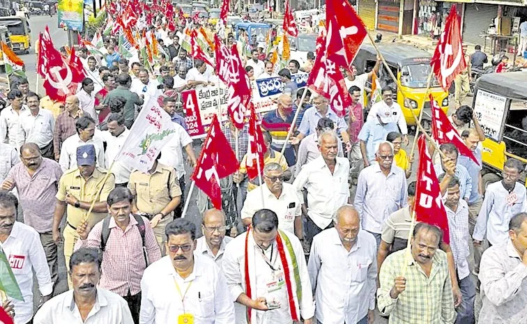 Steel Plant Workers Protest on Vizag Steel Plant Privatization