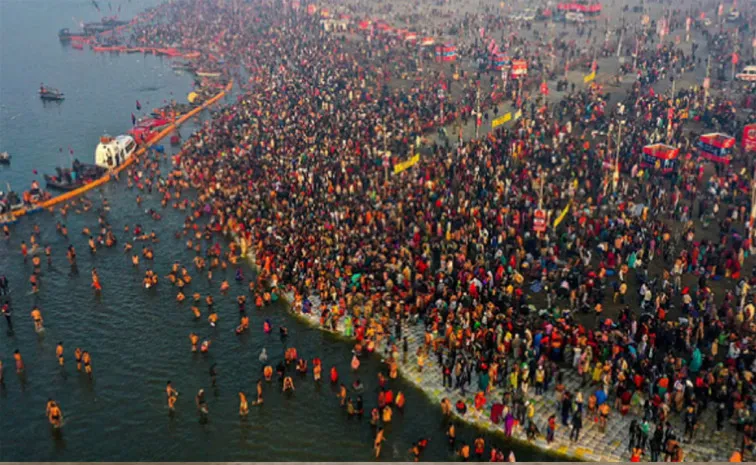 Mahakumbh 2025 Divine Lighting Prayagraj Spiritual Pilgrim