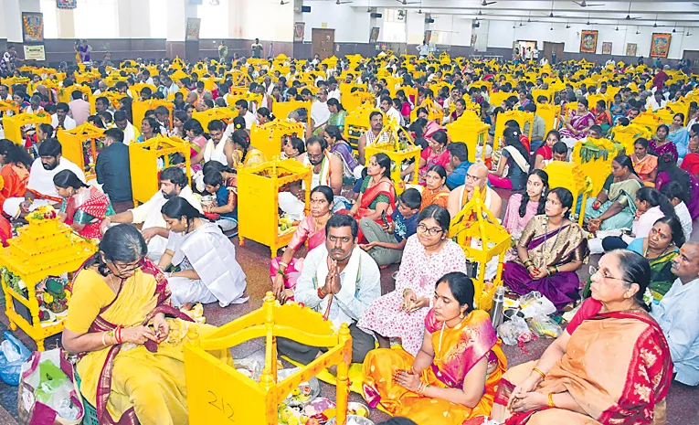 devotees satyanarayana swamy vratham in Yadagirigutta