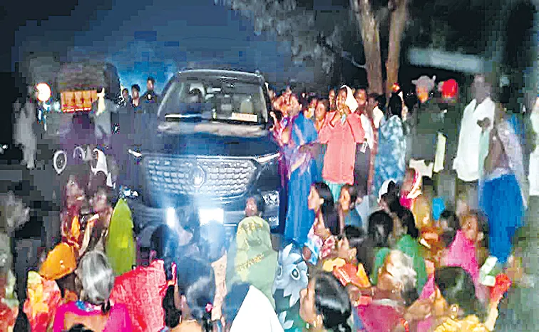 Villages in Dilawarpur mandal People Fires On NH61