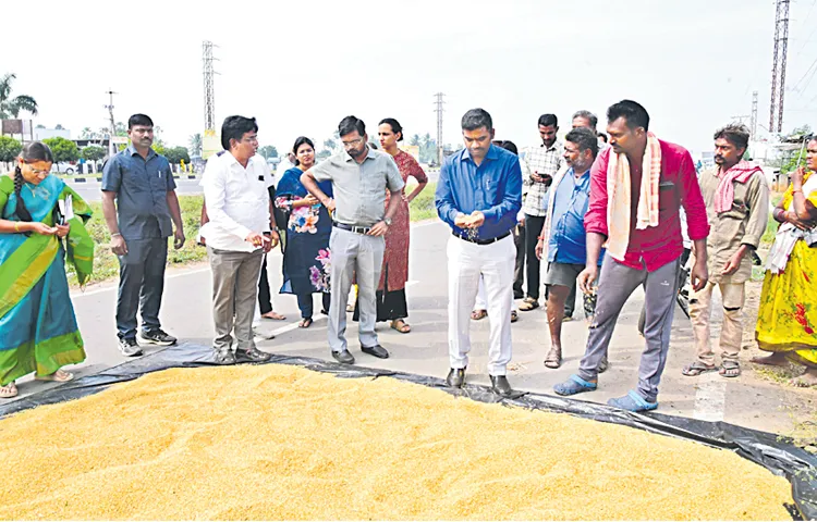 కదిలిన అధికార గణం 