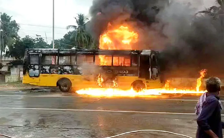 Private College Bus Fire Accident In AndhraPradesh Gudavalli