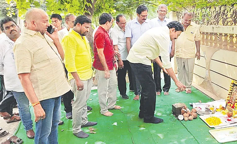 MLA Gadde Rammohan Campaign To Corporators Work