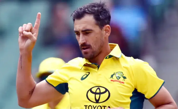 Mitchell Starc joins elite Australia list after Super new ball spell vs Pakistan