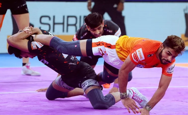 Pro Kabaddi League 2024: puneri paltan beat you mumbai