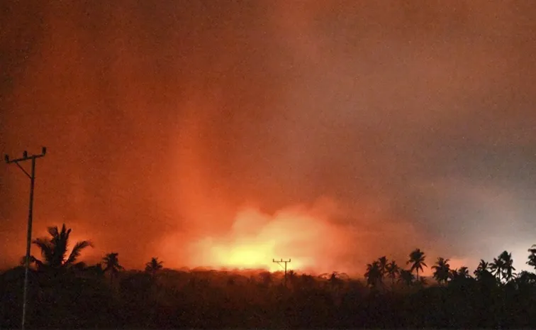 Volcano Eruption in Indonesia Many Housed Burnt