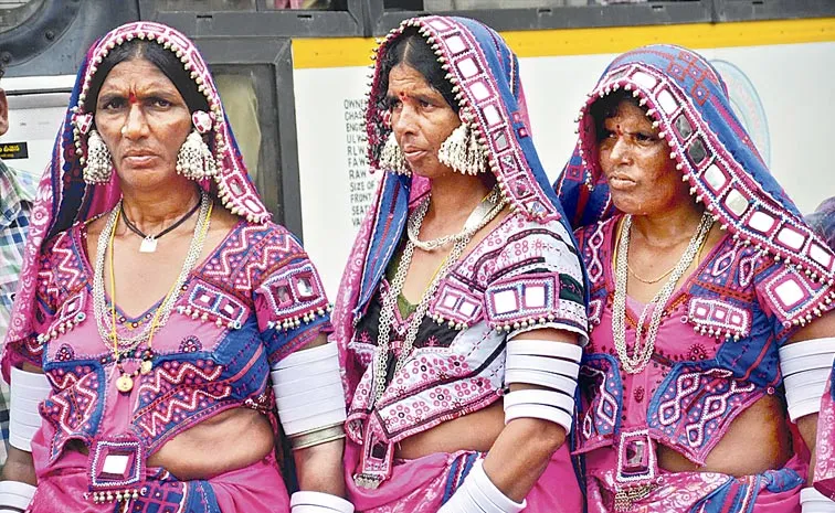 traditional costume of Lambadi women