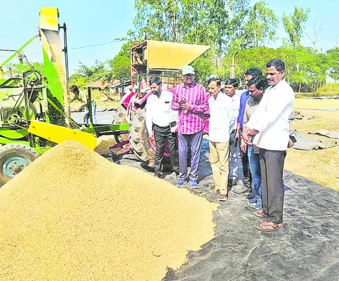 ధాన్యం కొనుగోళ్లు వేగిరం చేయాల్సిందే 