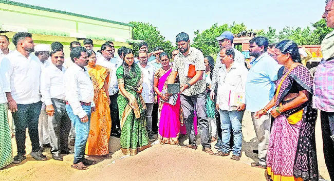 ధాన్యాన్ని గోదాములకు తరలించాలి