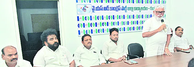 వైఎస్సార్‌ సీపీకి దళితులే పట్టుగొమ్మలు 