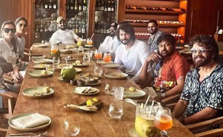 Chiranjeevi, Nagarjuna, Ram Charan, Akhil Lunch at Maldives