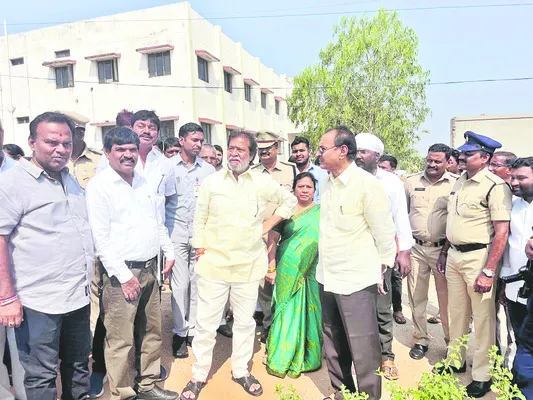 మైనార్టీ గురుకులాలకు సొంత భవనాలు