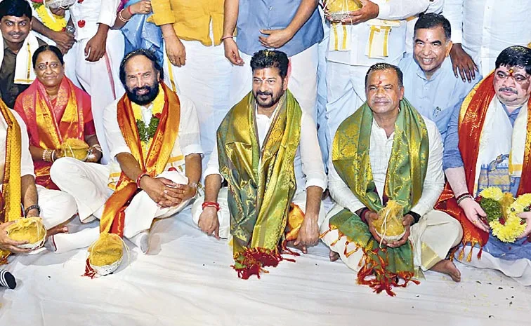 CM Revanth Reddy Visits Yadagirigutta Temple: Telangana