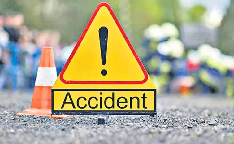 Road Accident In Gulbarga, Four Hyderabadi's Died