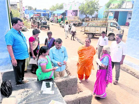 పింఛన్‌ ఉంటుందో..ఊడుతుందో!