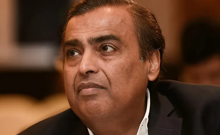 Reliance Industries in talks with several banks to secure a USD 3 billion loan