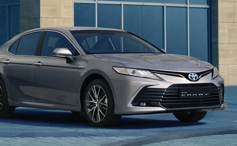 Toyota Camry Launched in India