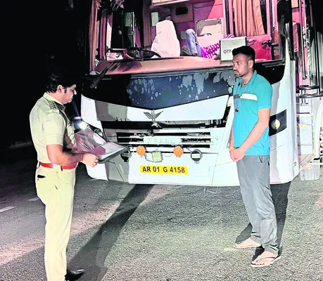 గుట్టలపల్లి ఉపాధ్యాయుడికి షోకాజ్‌ నోటీసు 