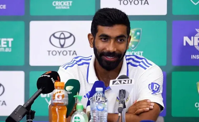  Jasprit Bumrah jokes after reporter questions his batting skills