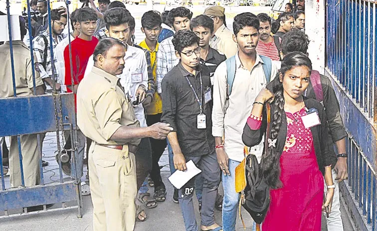 First Day Of Group 2 Exams Was Peaceful: Telangana