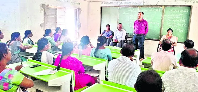 విద్యార్థుల్లో సృజనాత్మకతను వెలికితీయాలి